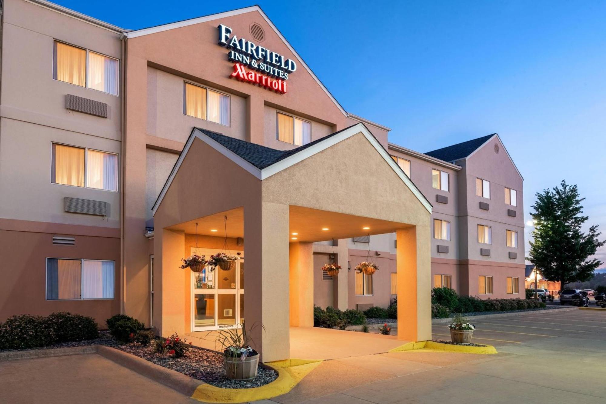 Fairfield Inn & Suites Стивенс Пойнт Экстерьер фото